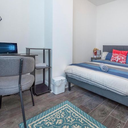 Modern Family Home W/Wi-Fi, Netflix, Self Check-In ลอนดอน ภายนอก รูปภาพ